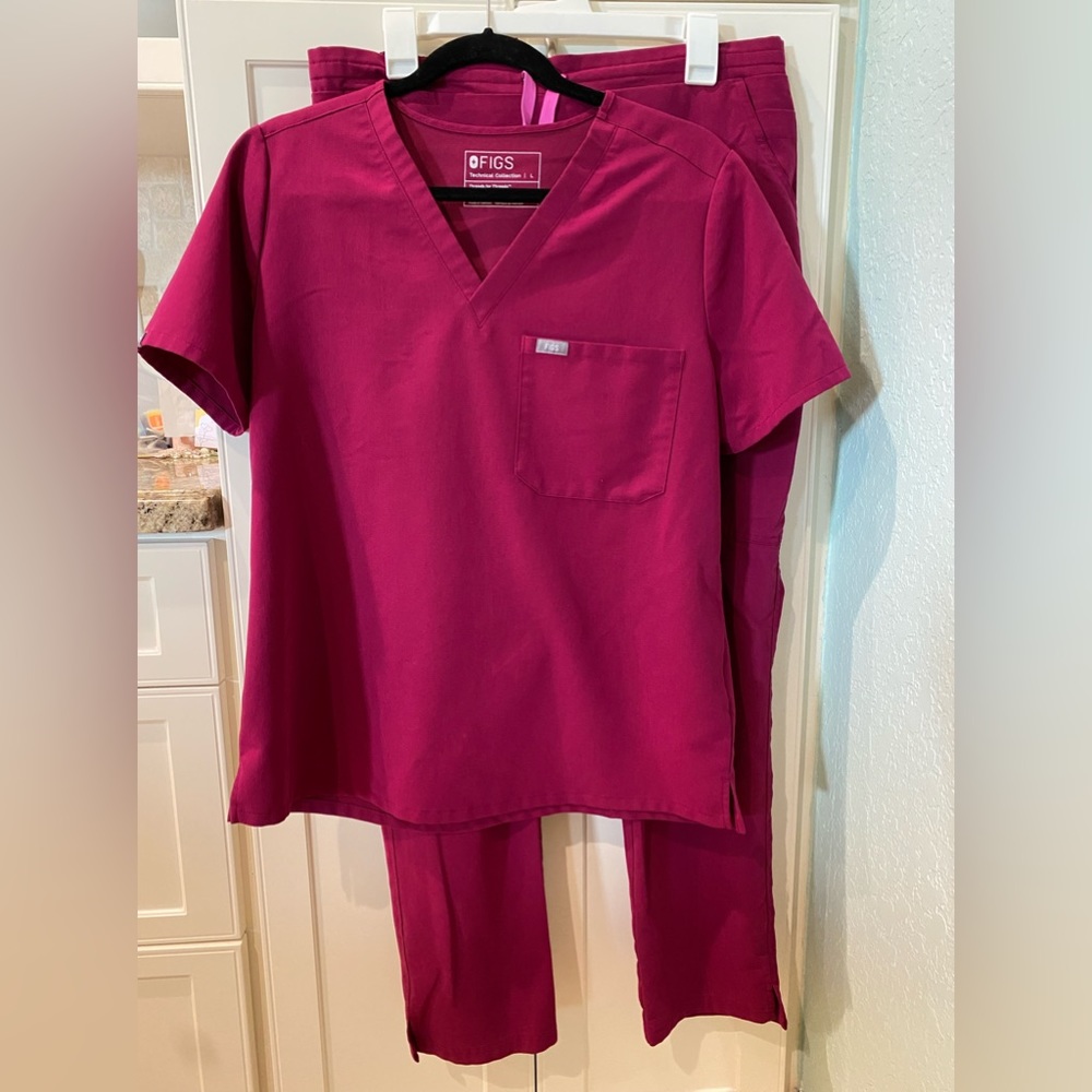 FIGS BLUE SET LARGE TOP AND LARGE BOTTOM EUC AS SEEN IN PICS